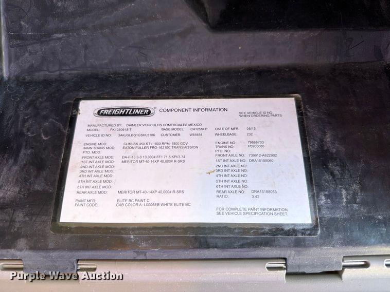 image for item EX1043 2016 Freightliner Cascadia 125 semi truck