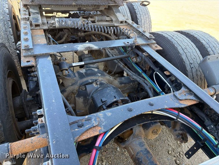 image for item EX1043 2016 Freightliner Cascadia 125 semi truck