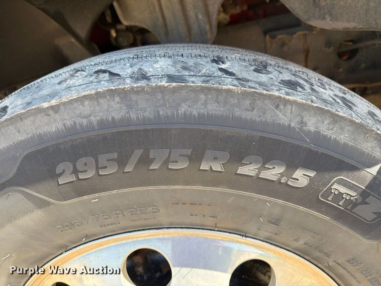 image for item EX1043 2016 Freightliner Cascadia 125 semi truck