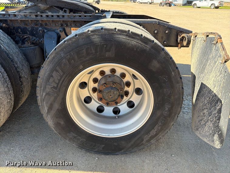 image for item EX1043 2016 Freightliner Cascadia 125 semi truck