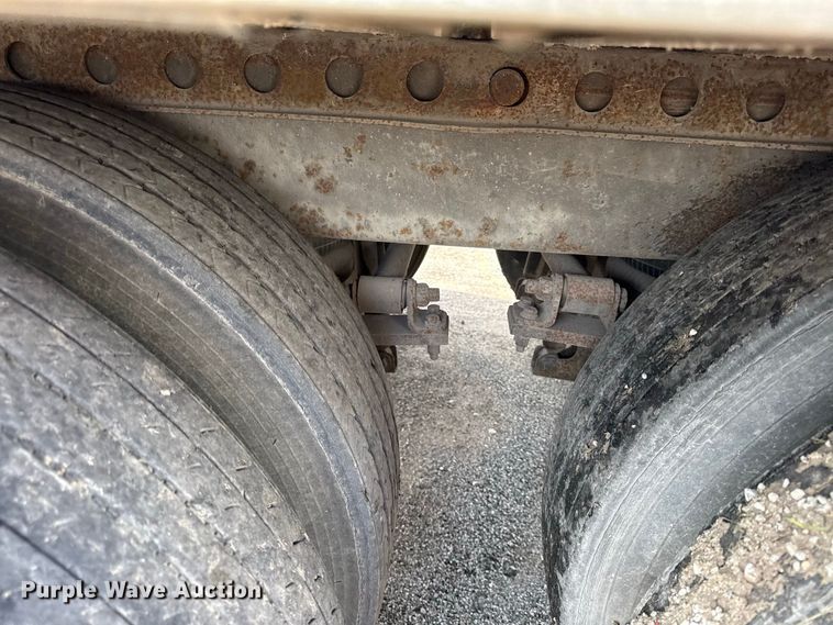 image for item EX2201 2004 Hyundai V12530152AJS dry van trailer