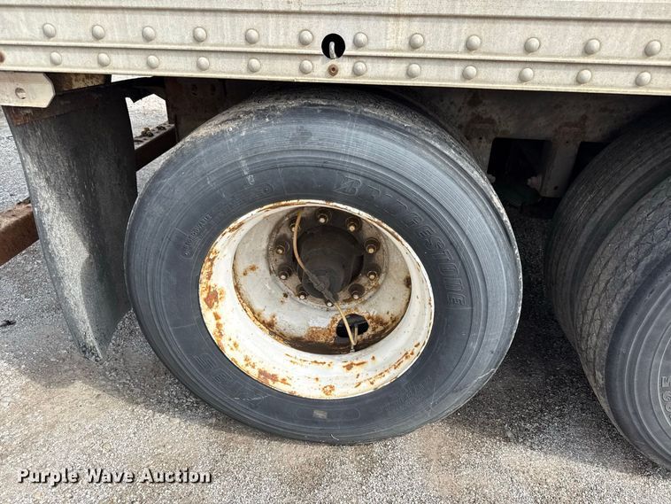 image for item EX2201 2004 Hyundai V12530152AJS dry van trailer