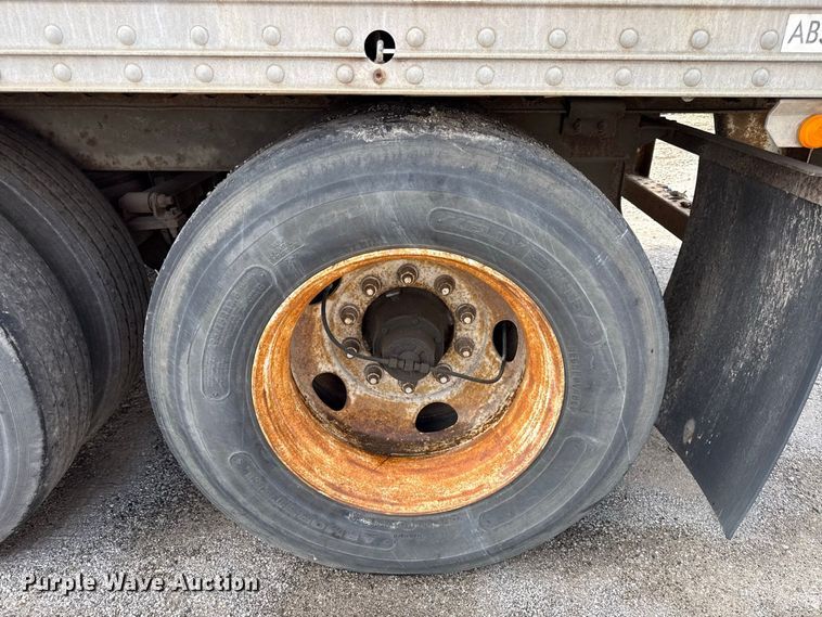 image for item EX2201 2004 Hyundai V12530152AJS dry van trailer