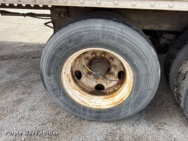 image for item EX2201 2004 Hyundai V12530152AJS dry van trailer