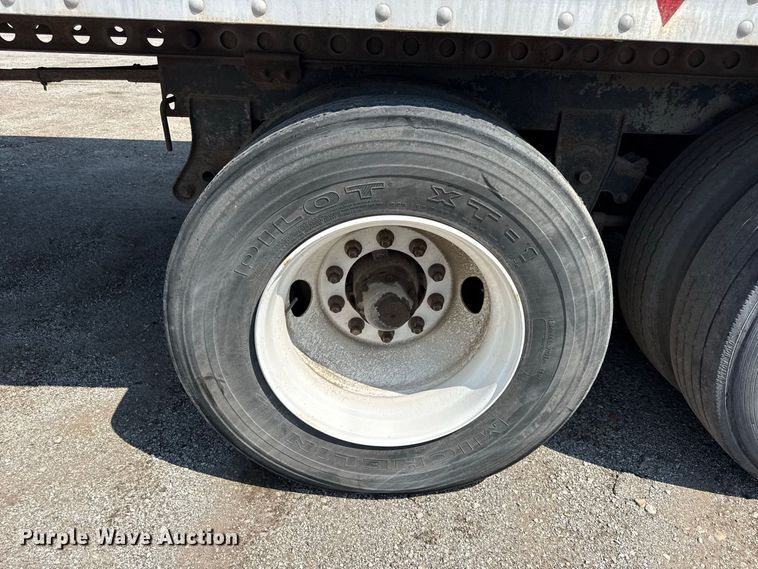 image for item EX2209 2000 Hyundai dry van trailer