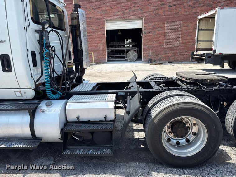 image for item EX2213 2009 International TranStar 8600 semi truck