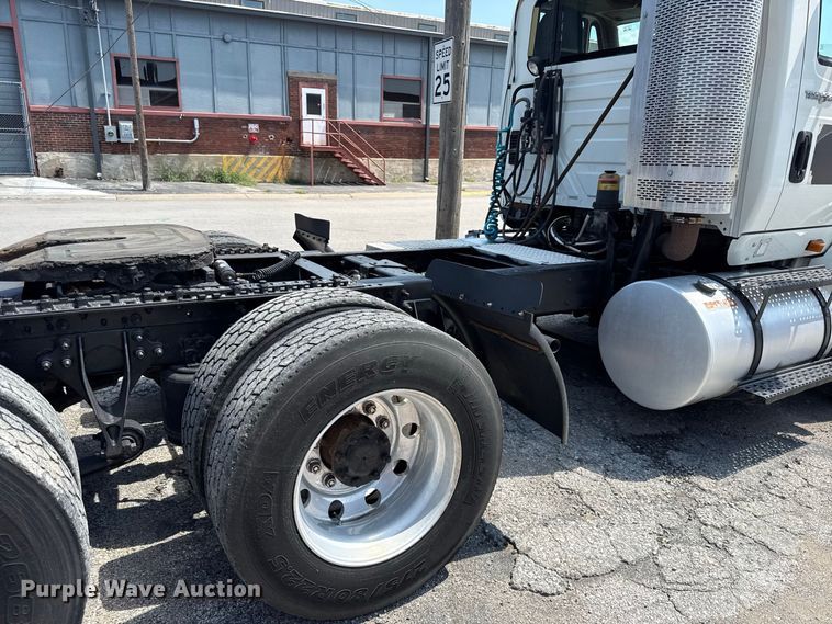 image for item EX2213 2009 International TranStar 8600 semi truck