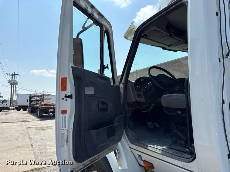 image for item EX2213 2009 International TranStar 8600 semi truck
