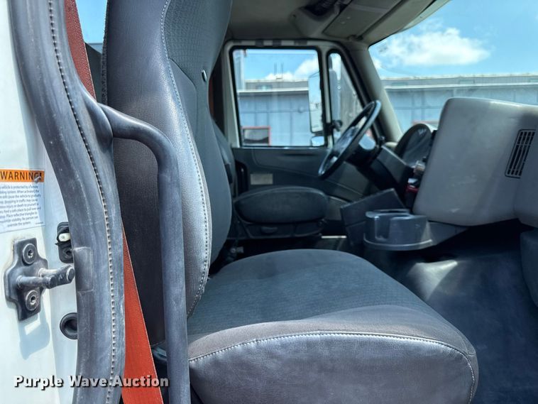 image for item EX2213 2009 International TranStar 8600 semi truck