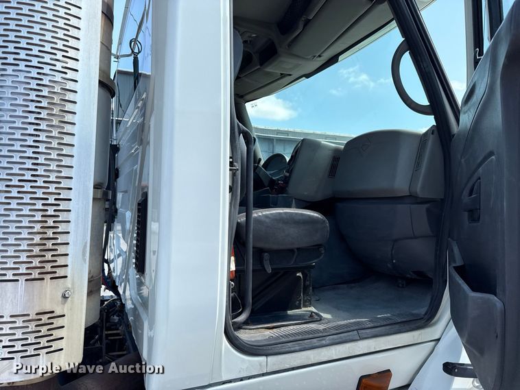 image for item EX2213 2009 International TranStar 8600 semi truck