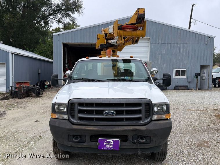 image for item EX4612 2002 Ford F550 bucket truck
