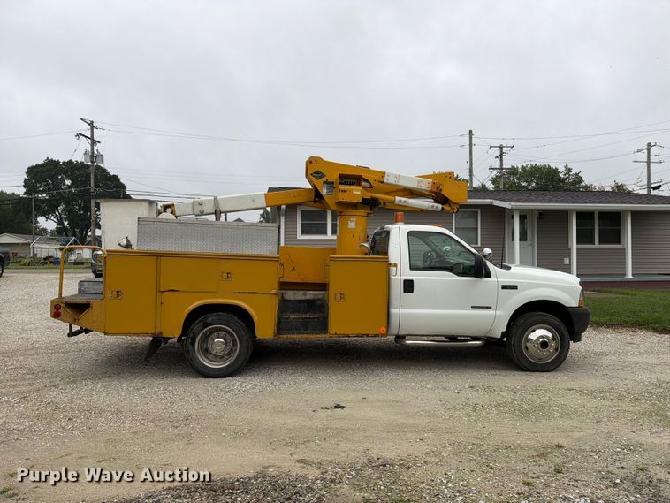 image for item EX4612 2002 Ford F550 bucket truck