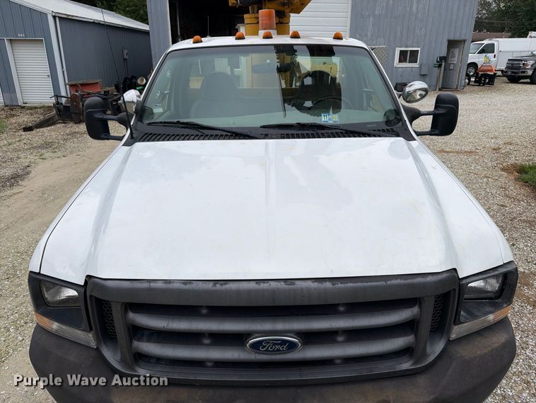 image for item EX4612 2002 Ford F550 bucket truck