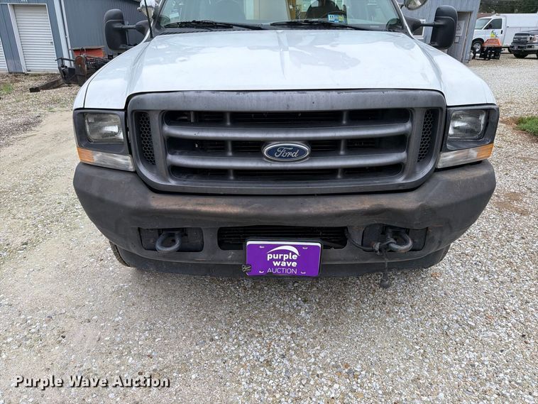 image for item EX4612 2002 Ford F550 bucket truck