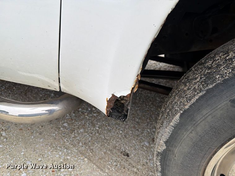 image for item EX4612 2002 Ford F550 bucket truck