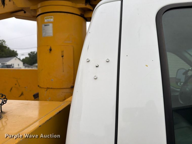 image for item EX4612 2002 Ford F550 bucket truck