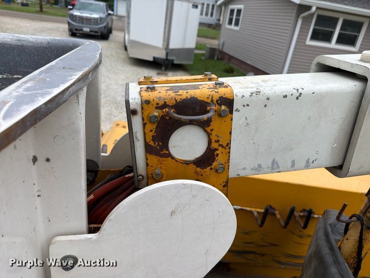 image for item EX4612 2002 Ford F550 bucket truck