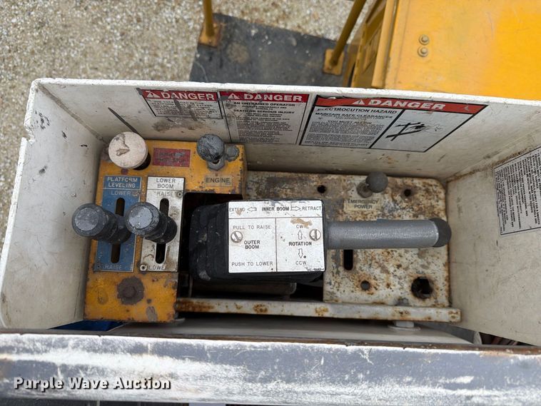 image for item EX4612 2002 Ford F550 bucket truck