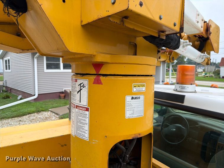 image for item EX4612 2002 Ford F550 bucket truck