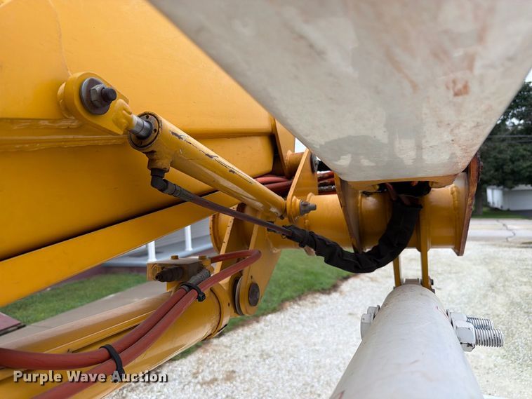 image for item EX4612 2002 Ford F550 bucket truck