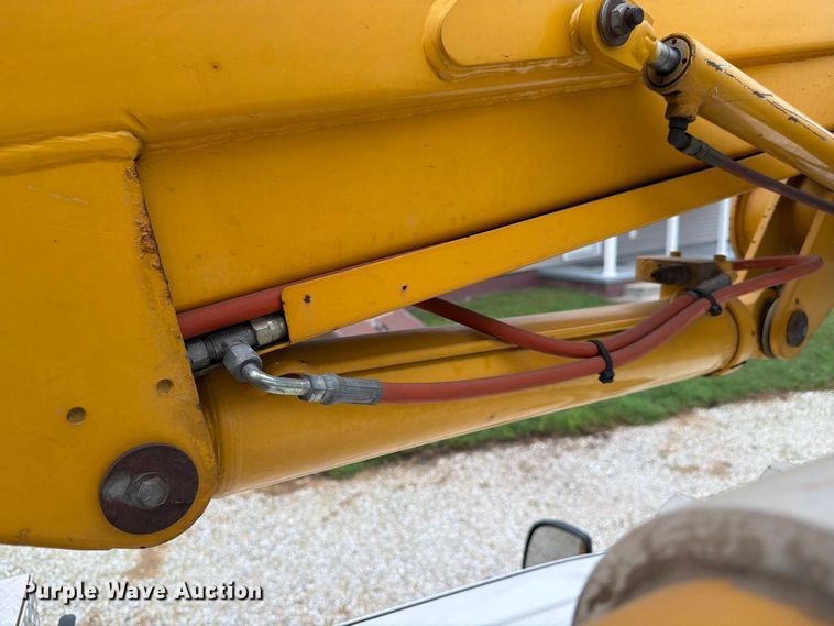 image for item EX4612 2002 Ford F550 bucket truck