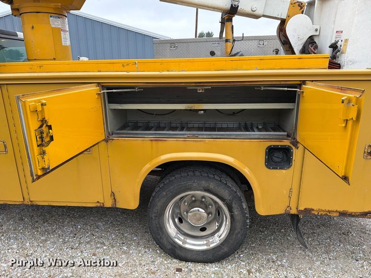 image for item EX4612 2002 Ford F550 bucket truck