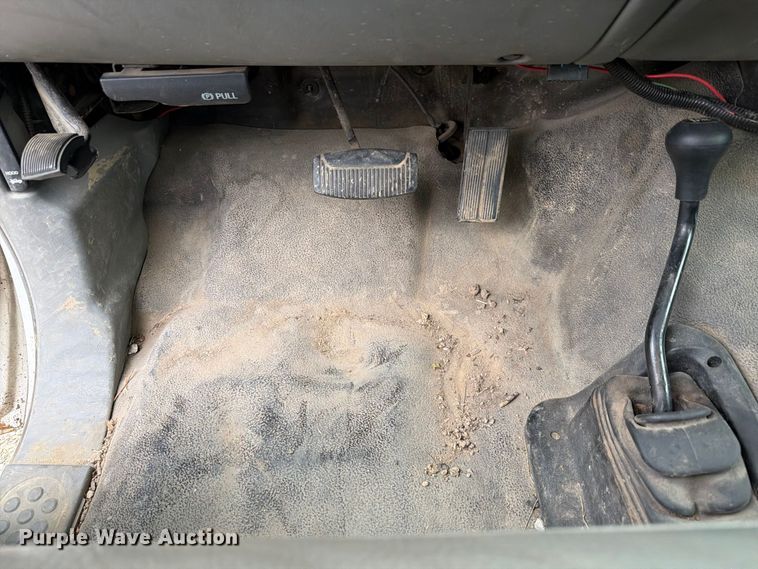 image for item EX4612 2002 Ford F550 bucket truck