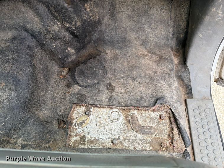 image for item EX4612 2002 Ford F550 bucket truck