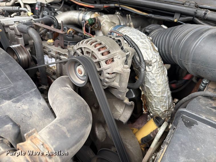image for item EX4612 2002 Ford F550 bucket truck