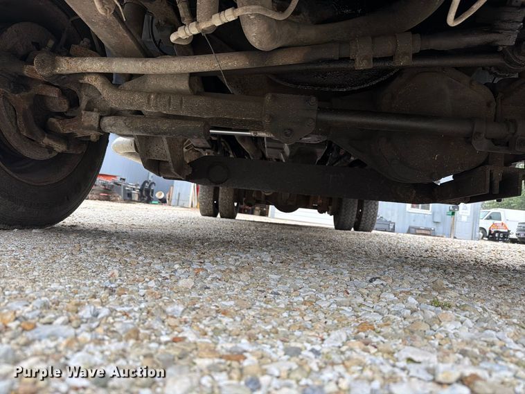 image for item EX4612 2002 Ford F550 bucket truck