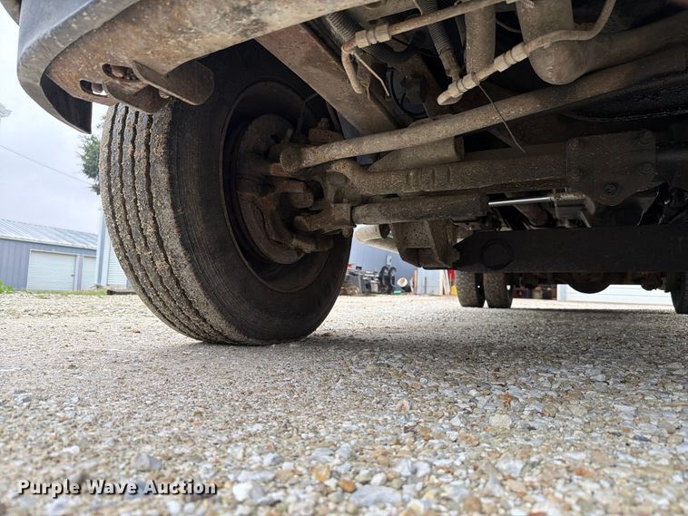 image for item EX4612 2002 Ford F550 bucket truck