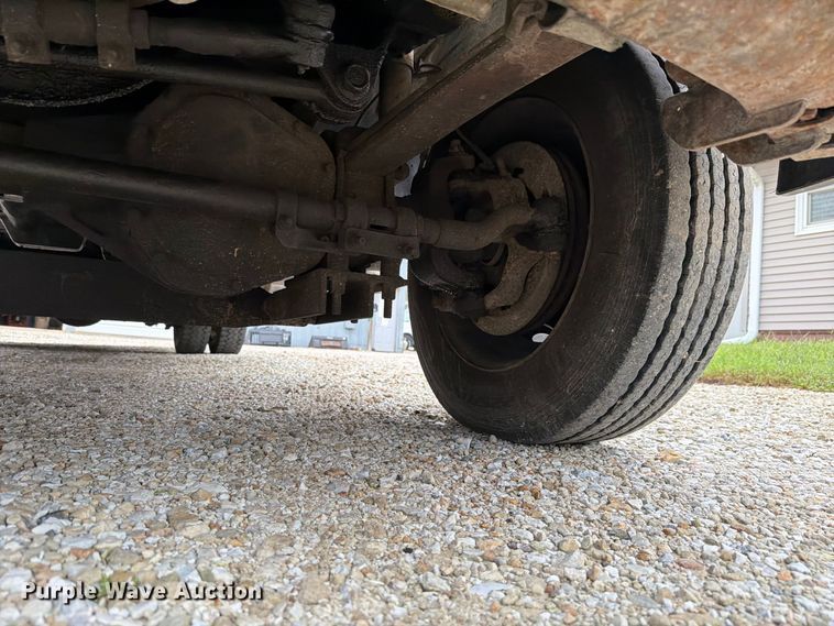 image for item EX4612 2002 Ford F550 bucket truck