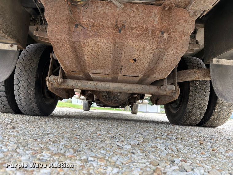 image for item EX4612 2002 Ford F550 bucket truck