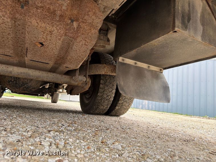 image for item EX4612 2002 Ford F550 bucket truck