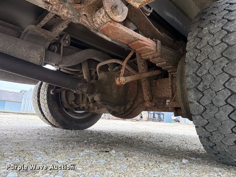 image for item EX4612 2002 Ford F550 bucket truck