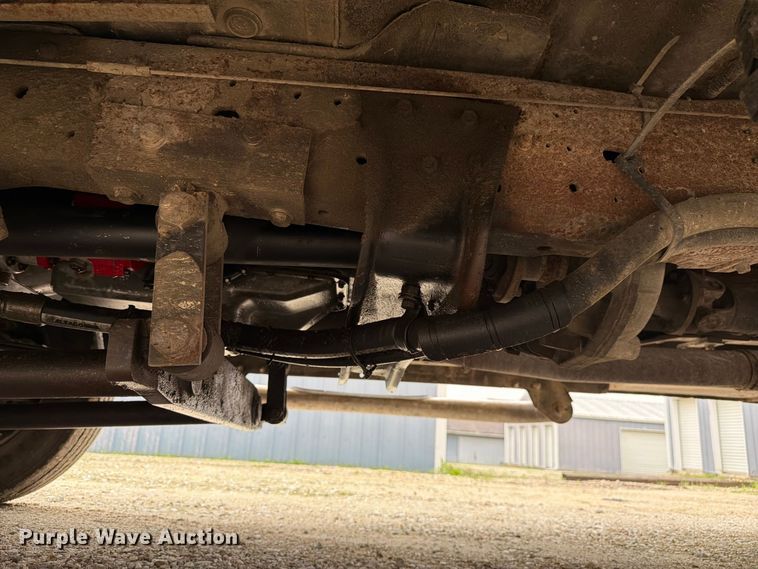 image for item EX4612 2002 Ford F550 bucket truck