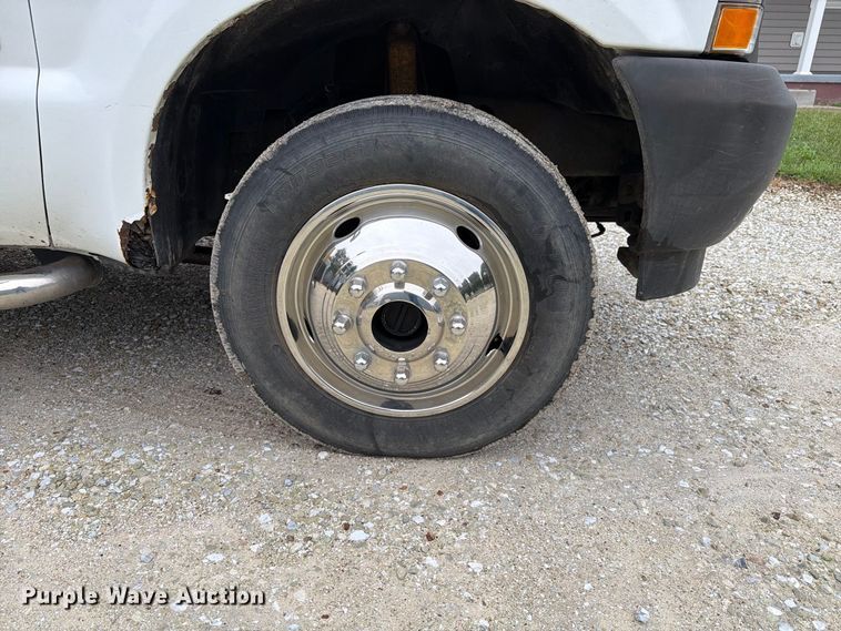 image for item EX4612 2002 Ford F550 bucket truck