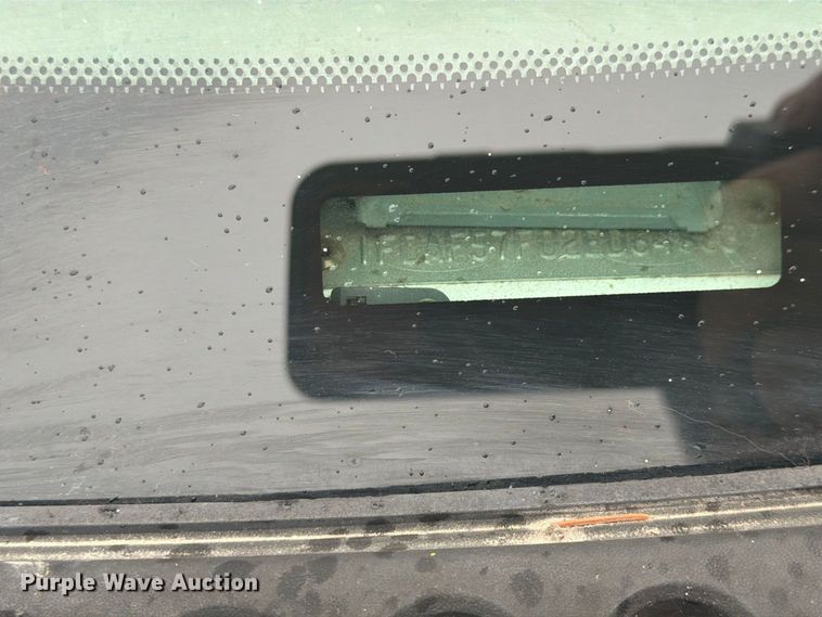 image for item EX4612 2002 Ford F550 bucket truck