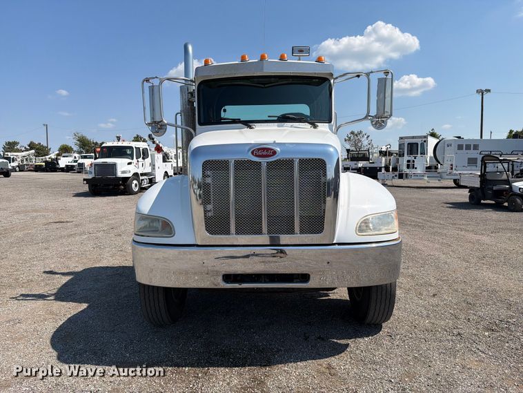 image for item FB5183 2014 Peterbilt 337 truck