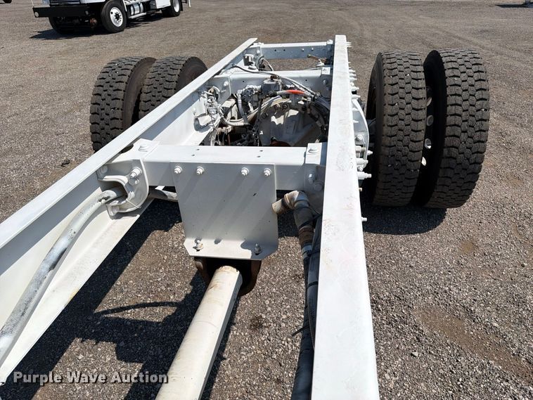 image for item FB5183 2014 Peterbilt 337 truck