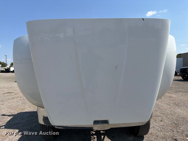 image for item FB5183 2014 Peterbilt 337 truck