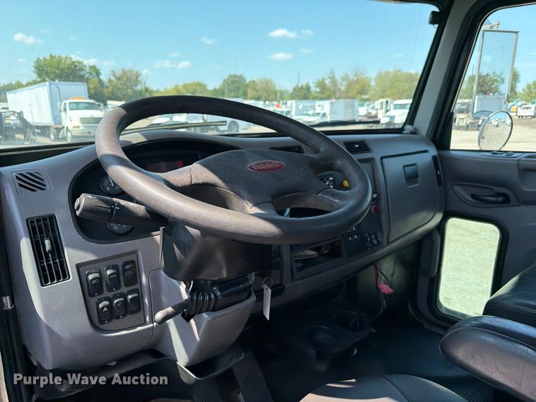 image for item FB5183 2014 Peterbilt 337 truck