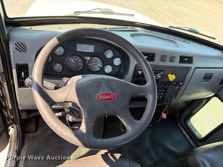 image for item FB5183 2014 Peterbilt 337 truck