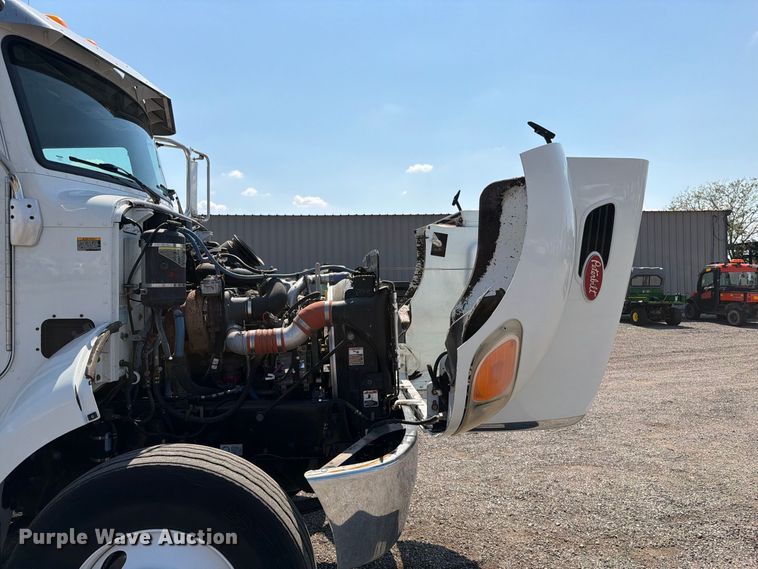 image for item FB5183 2014 Peterbilt 337 truck