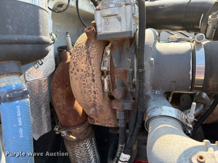 image for item FB5183 2014 Peterbilt 337 truck