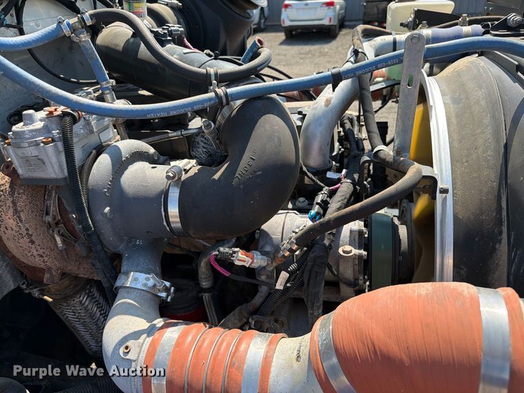 image for item FB5183 2014 Peterbilt 337 truck
