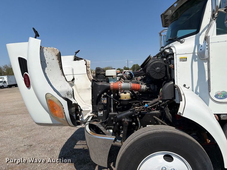 image for item FB5183 2014 Peterbilt 337 truck