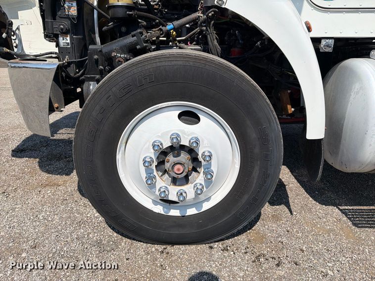 image for item FB5183 2014 Peterbilt 337 truck