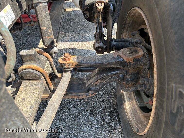 image for item FB5183 2014 Peterbilt 337 truck