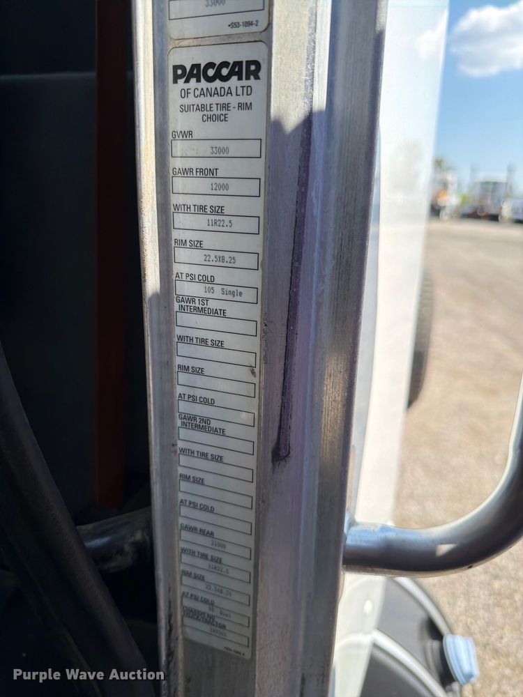 image for item FB5183 2014 Peterbilt 337 truck